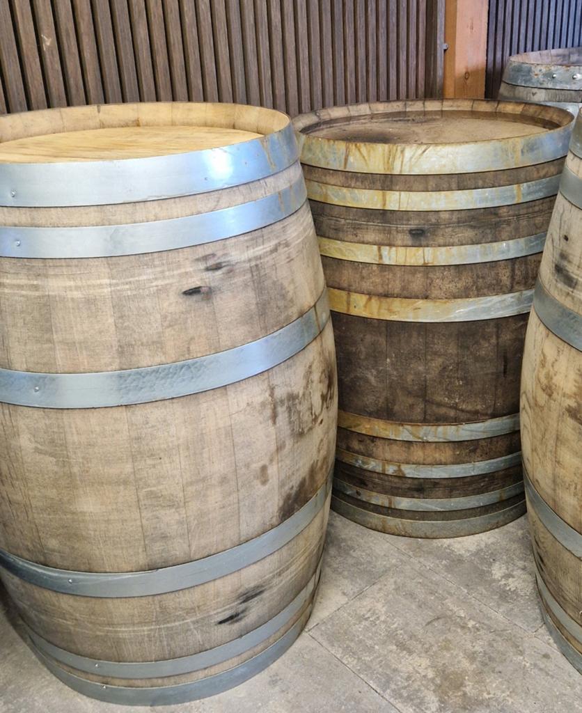 Whiskyvaten/wijnvaten/ plantenbakken van 228Liter vat, Tuin en Terras, Ophalen, Overige materialen, 40 cm of meer, Rond