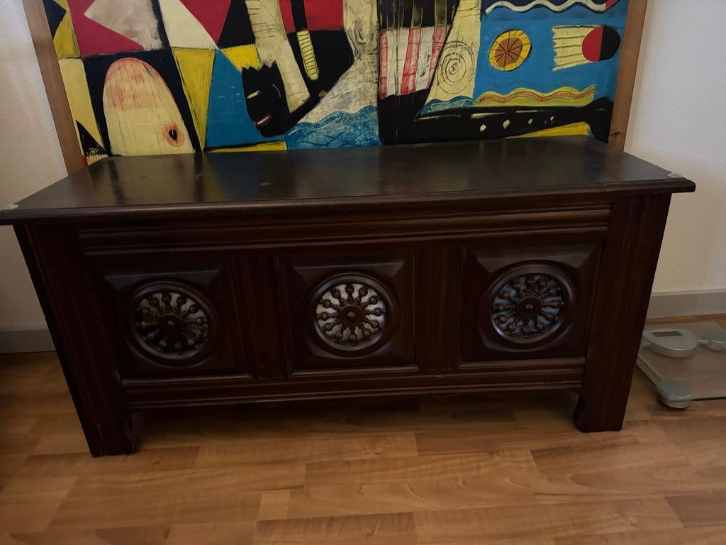 Mooie bewerkte dekenkist - 110x45x63 cm, Huis en Inrichting, Woonaccessoires | Kisten, Gebruikt, 50 tot 75 cm, Minder dan 50 cm