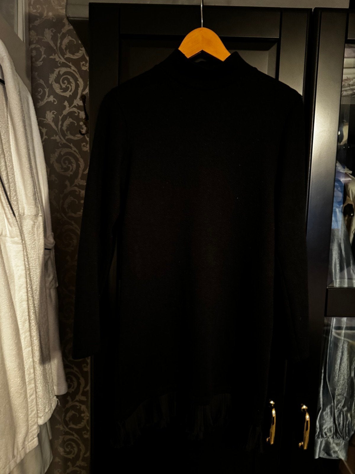 Zwarte jurk met plooien van Zara, Kleding | Dames, Maat 38/40 (M), Ophalen of Verzenden, Zo goed als nieuw, Boven de knie