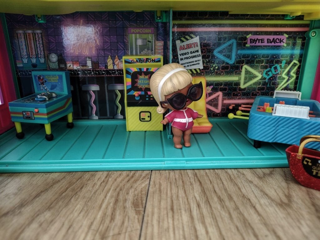 Foto 8 van LOL poppenhuis compleet