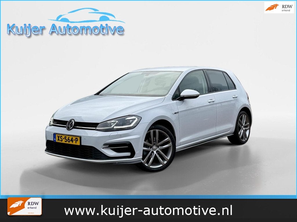 Volkswagen Golf 1.5 TSI Highline R-Line Automaat, Automatische klimaatregeling, 4 cilinders, 150 pk, Wit