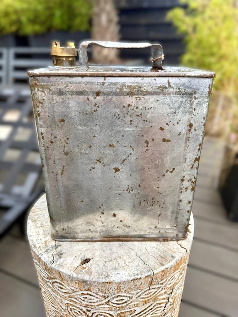 Oud metalen petroleum blik industrieel vintage decoratie, Verzamelen, Merken en Reclamevoorwerpen, Ophalen of Verzenden, Gebruikt