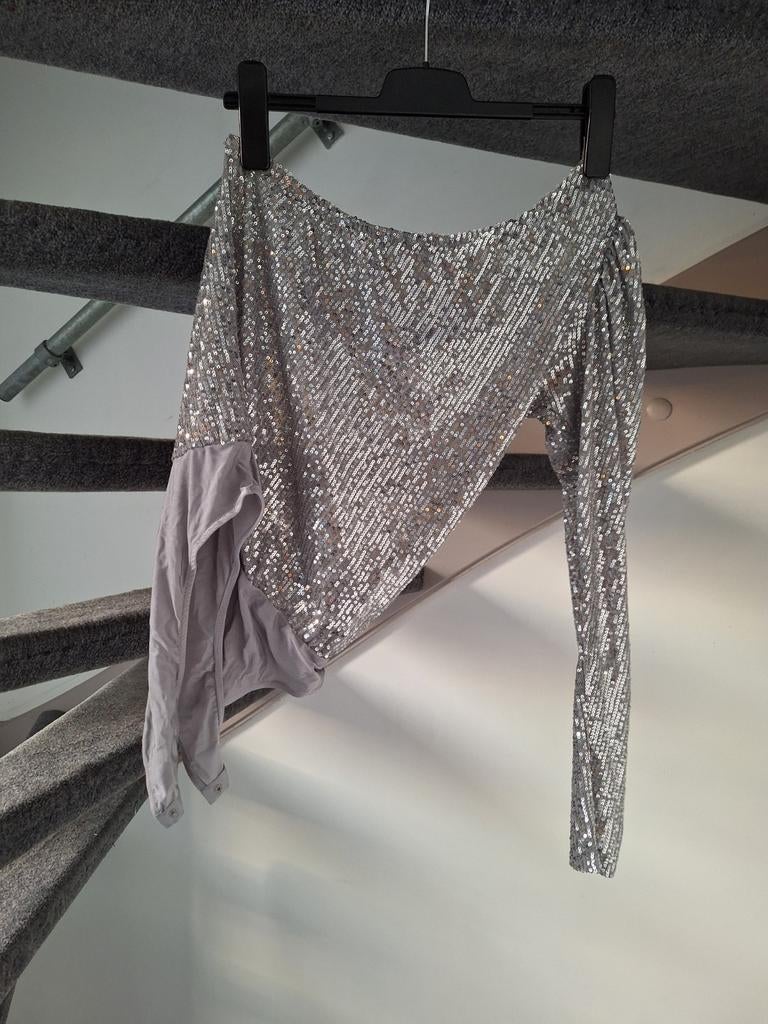 Zilveren pailletten bodysuit met lange mouw, maat M, Maat 38/40 (M), Ophalen of Verzenden, Zo goed als nieuw, Lange mouw
