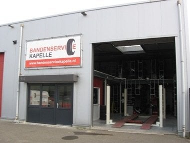 Bandenservicebedrijf ter overname, Zakelijke goederen
