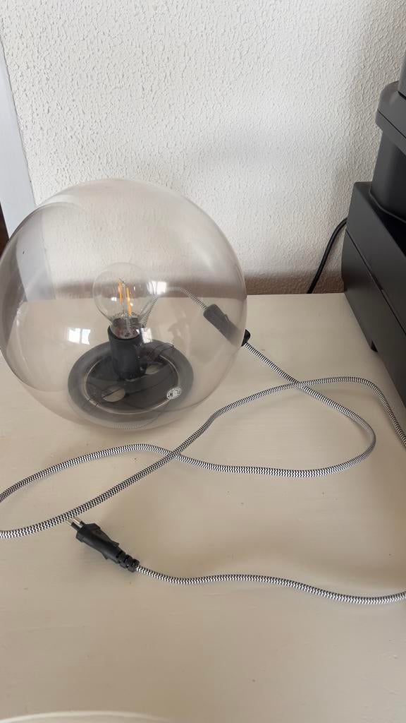 IKEA tafellamp - bolvormig, helder glas, Ophalen of Verzenden, Zo goed als nieuw, Glas, Minder dan 50 cm