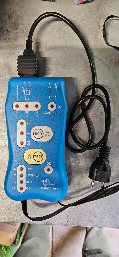 Nieaf Smitt installcheck (aardlekschakelaar tester), Doe-het-zelf en Verbouw, Meetapparatuur, Zo goed als nieuw, Elektriciteit
