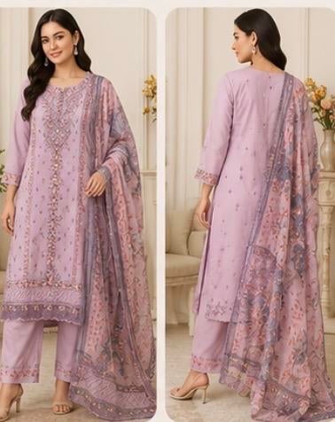 Lila Indiase Salwar Kameez met Borduurwerk en Dupatta, Kleding | Dames, Ophalen of Verzenden, Zo goed als nieuw
