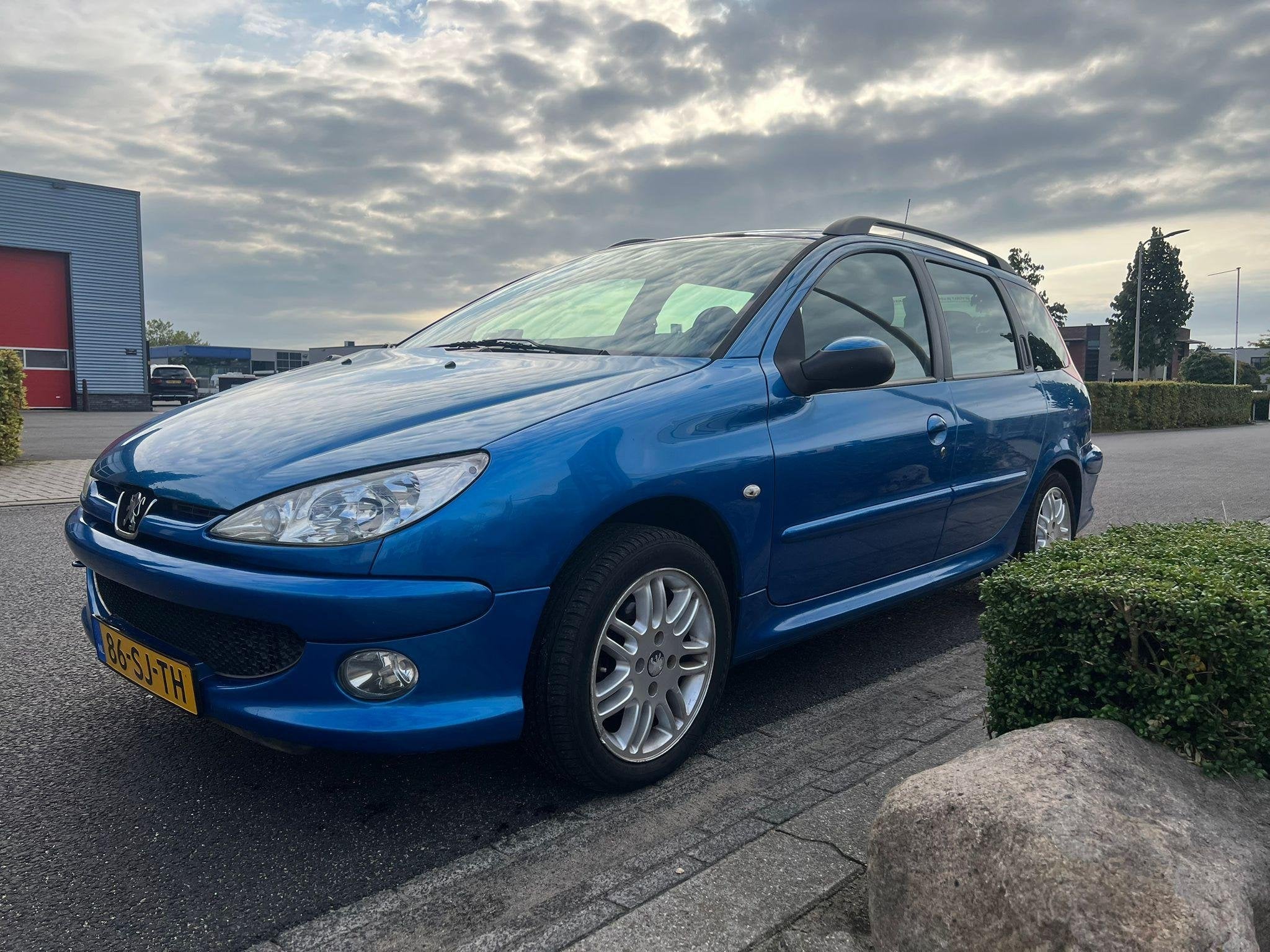 Peugeot 206 1.4 Air-line 2 | Airco | Trekhaak | Elek. Ramen, Voorwielaandrijving, 4 cilinders, Blauw, Origineel Nederlands