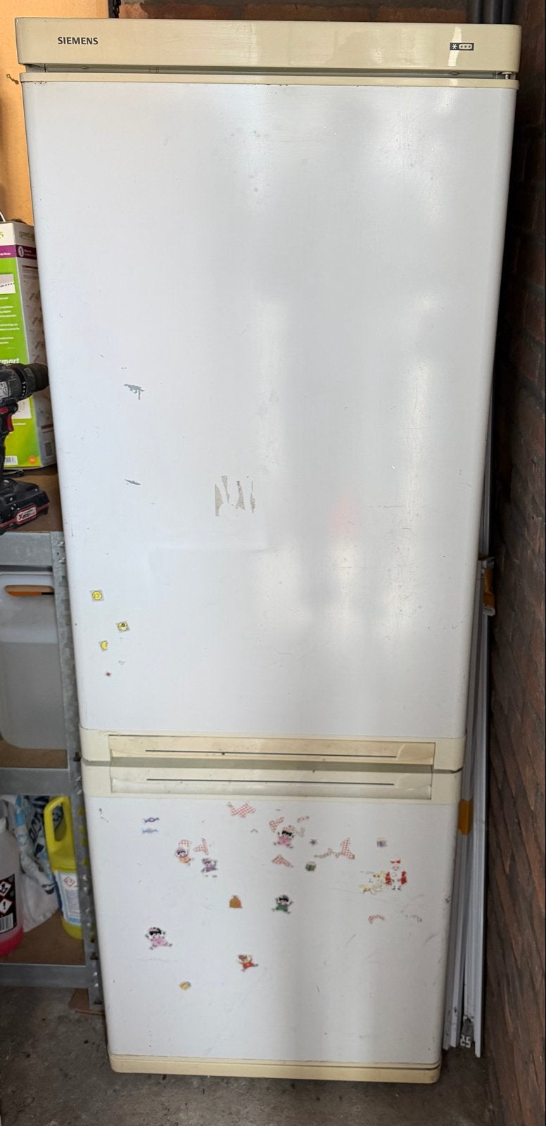 Gratis Siemens Koelkast met vriesvak, Witgoed en Apparatuur, Koelkasten en IJskasten, Ophalen, Gebruikt, 200 liter of meer, Met aparte vriezer