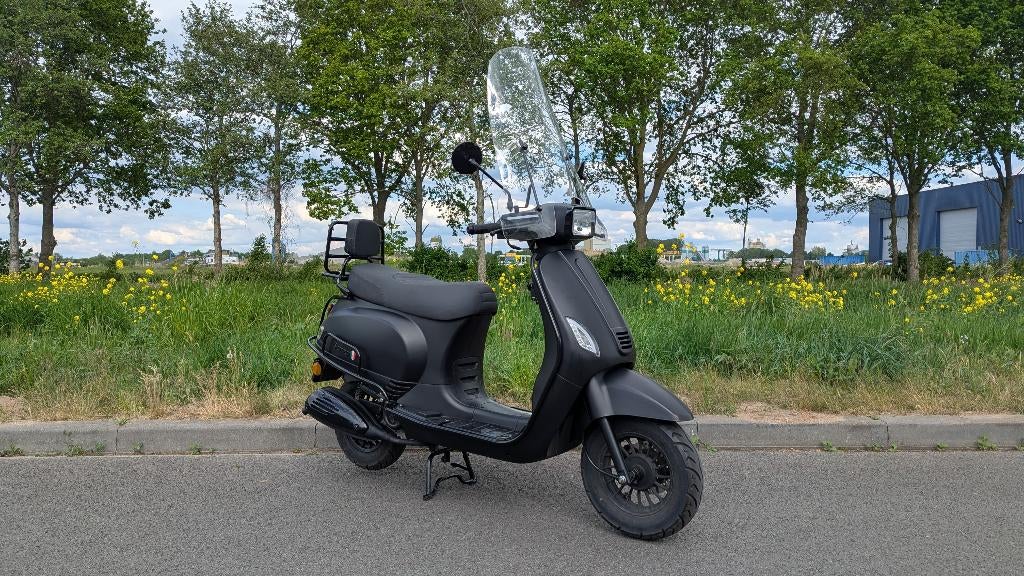 Senzo Riva Lux S 2024 incl. 3 maanden garantie, Maximaal 45 km/u, Zo goed als nieuw, Senzo, Benzine