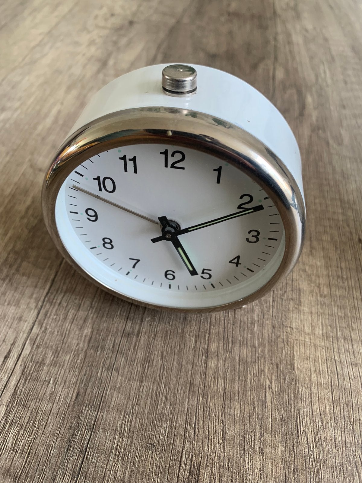 Vintage Wekker - Wit met Zilveren Rand, Ophalen of Verzenden, Gebruikt