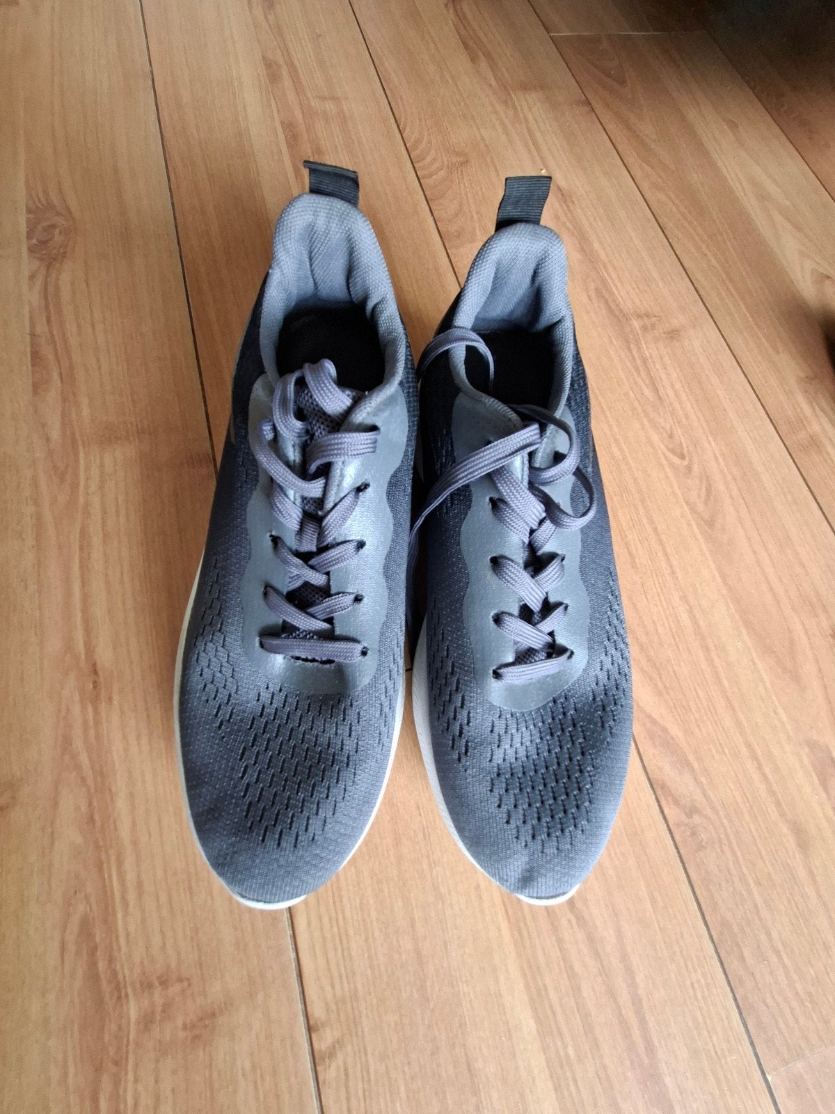 Grijze Osaga Sportschoenen Maat 44 - Goede Conditie, Osaga, Overige kleuren, Sportschoenen, Ophalen of Verzenden