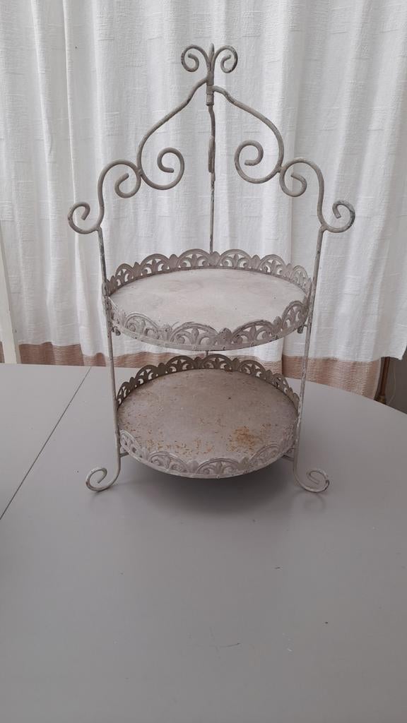 Decoratieve etagere van metaal - Brocante stijl, Ophalen of Verzenden