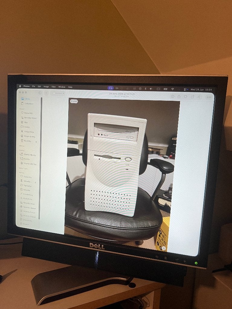 Dell UltraSharp 1908FP 19" LCD en Soundbar, Computers en Software, Monitoren, 3 tot 5 ms, In hoogte verstelbaar, Zo goed als nieuw