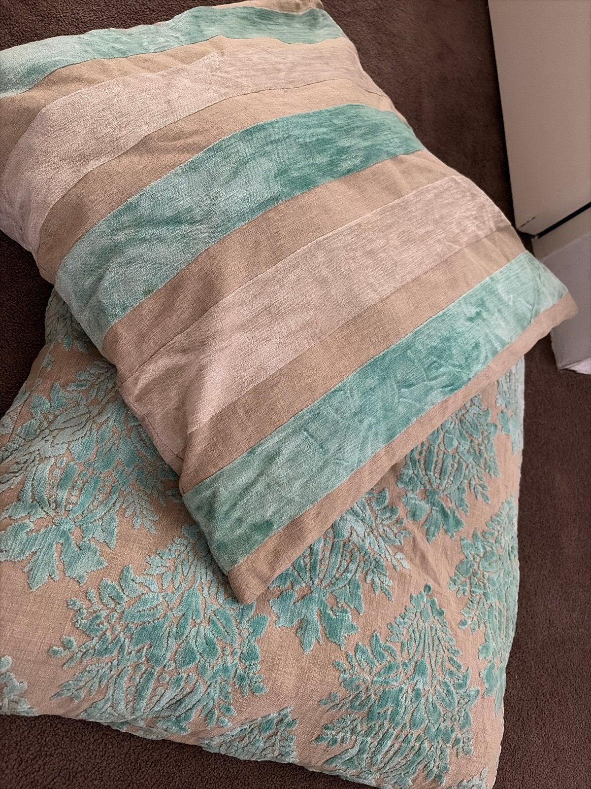 2 Designers Guild kussens 60x60 met binnenkussen, Huis en Inrichting, Woonaccessoires | Kussens, Overige merken, Gebruikt, Meerkleurig