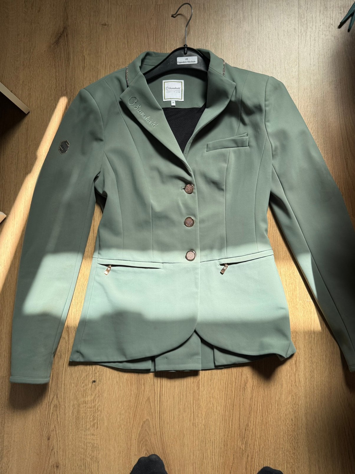 Samshield, Kleding | Dames, Jasjes, Kostuums en Pakken, Ophalen of Verzenden, Zo goed als nieuw