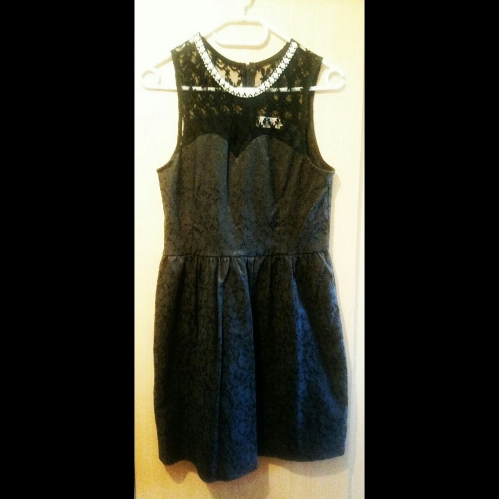 Jacquard cocktail jurk met parelkraag en kant - Maat M, Maat 38/40 (M), Zwart, Nieuw, Ophalen of Verzenden