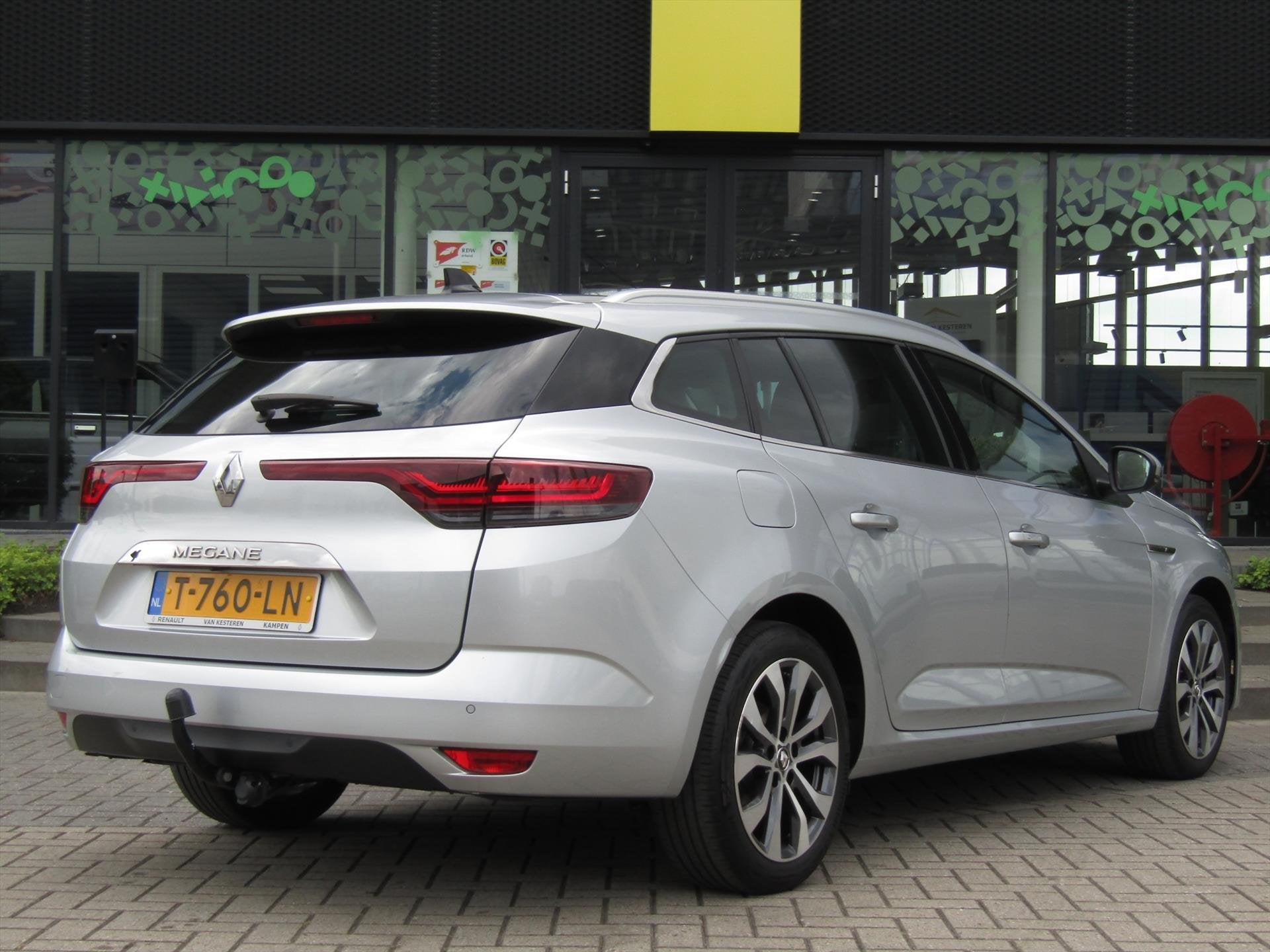 RENAULT Mégane Estate 1.3 TCe 140pk GPF Techno / Trekhaak /, Auto's, Keurmerk '100% Onderhouden', Gebruikt, 4 cilinders, 1290 kg