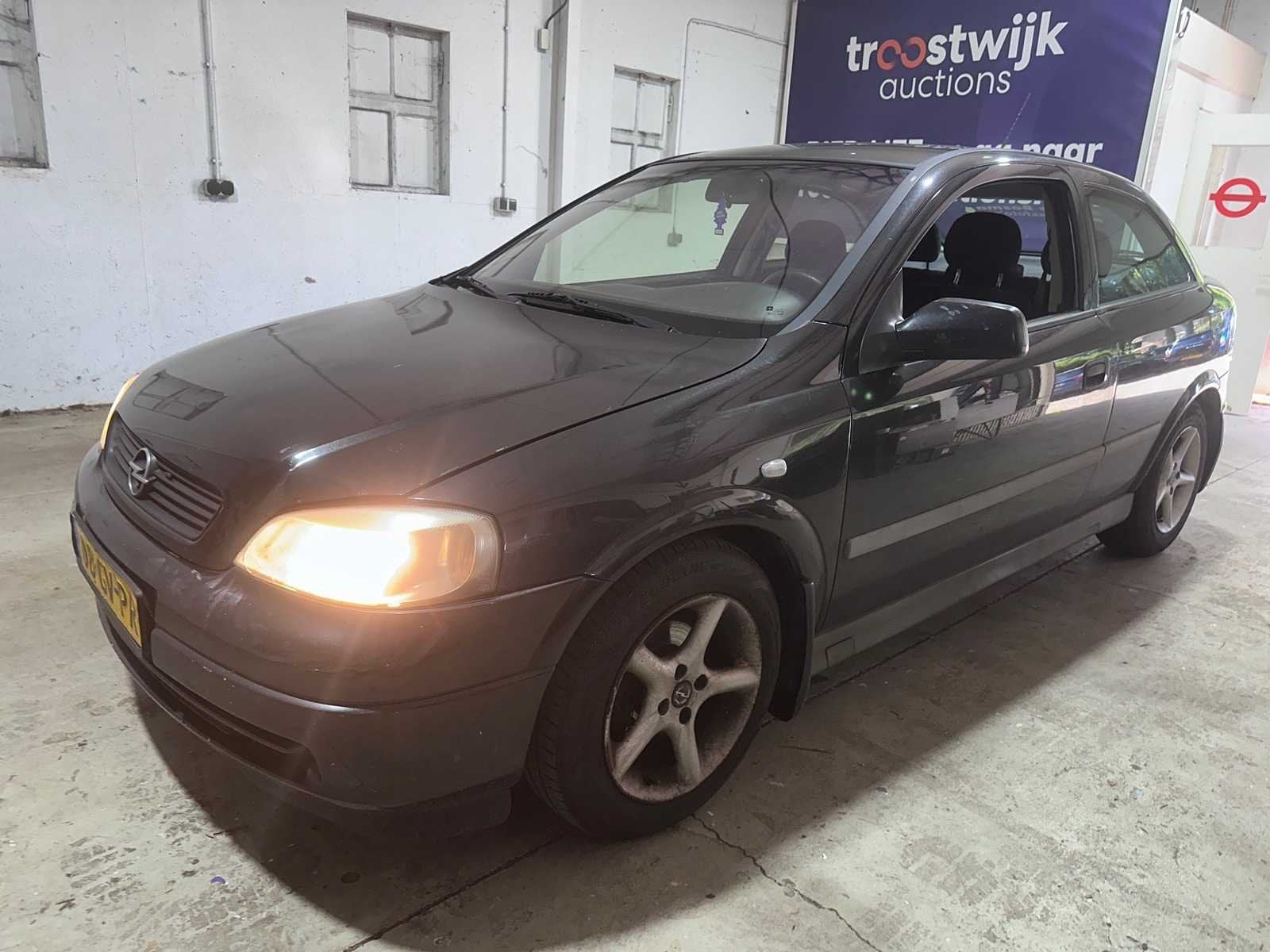 Opel - Astra - 1.6 Comfort - 08-GV-PR- 2001, Auto's, Opel, Voorwielaandrijving, 1063 kg, Gebruikt, 4 cilinders