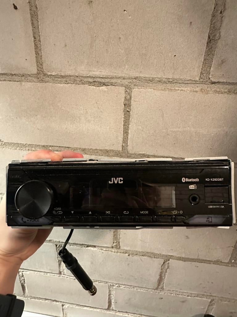 JVC KD-X282DBT Autoradio met Bluetooth en DAB+, Auto diversen, Ophalen, Zo goed als nieuw