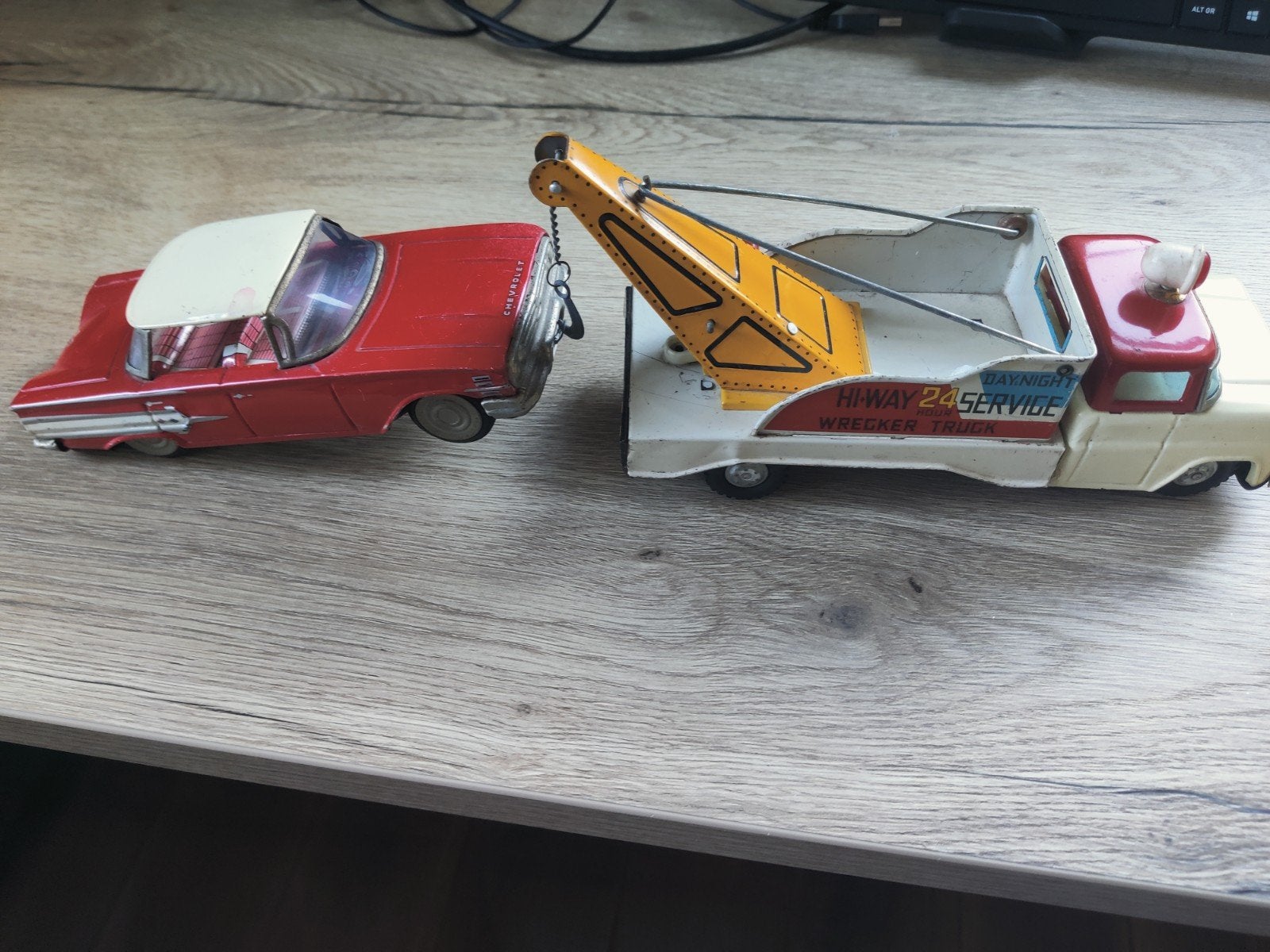 Vintage blikken takelwagen met auto - speelgoed van opa, Ophalen of Verzenden, Gebruikt