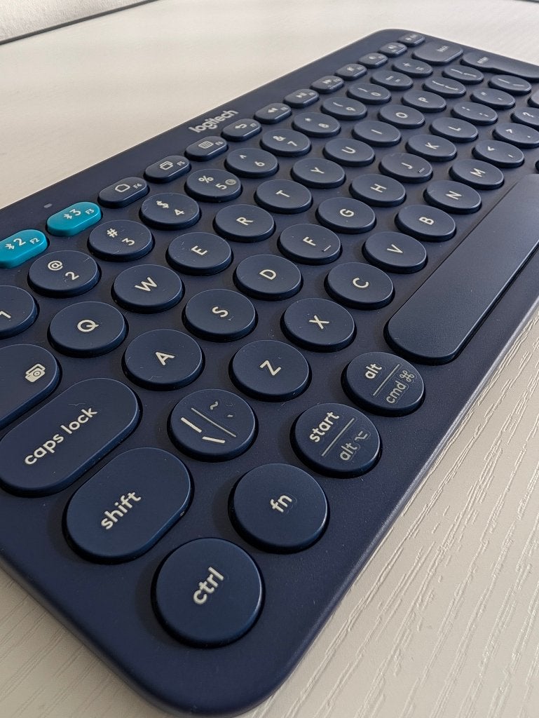 Logitech K380 Multi-Device Bluetooth Toetsenbord (Blauw), Gebruikt, Ophalen of Verzenden, Draadloos, Qwerty