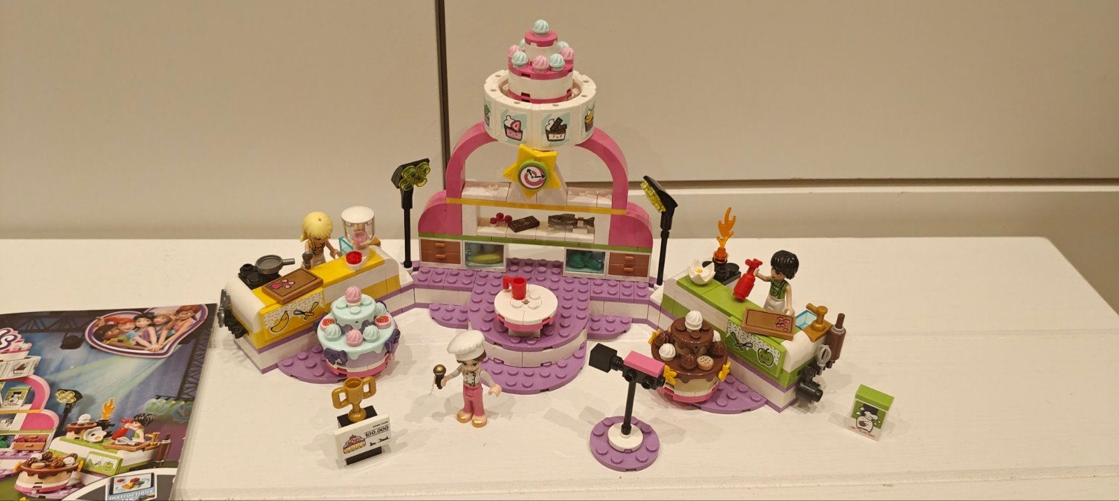Lego Friends 41393: Bakwedstrijd - Compleet met boekjes, Lego, Friends, Ophalen of Verzenden, Zo goed als nieuw