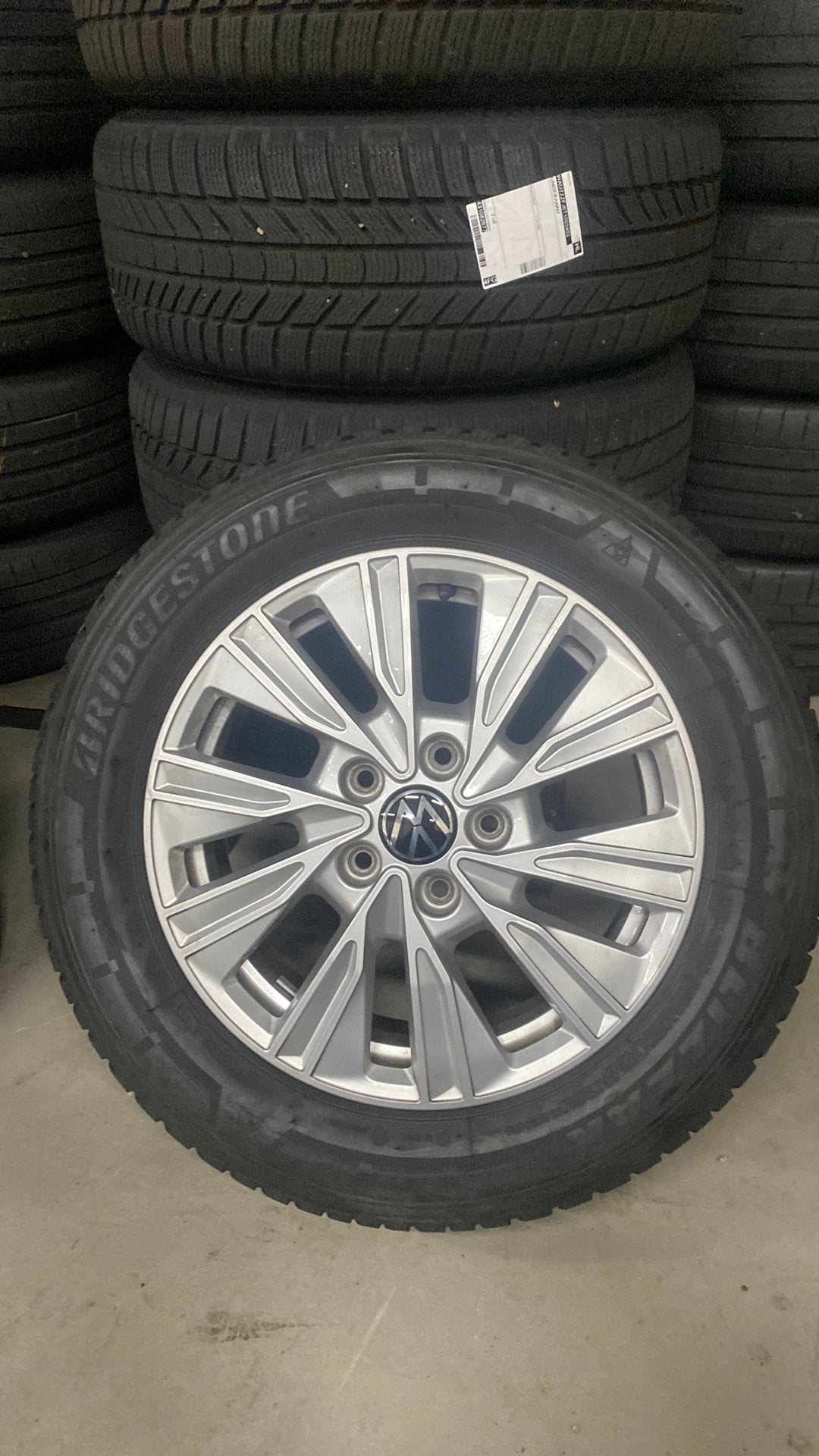 Winterset VW Multivan 17 inch Bridgestone, Ophalen, Banden en Velgen, 17 inch, Winterbanden