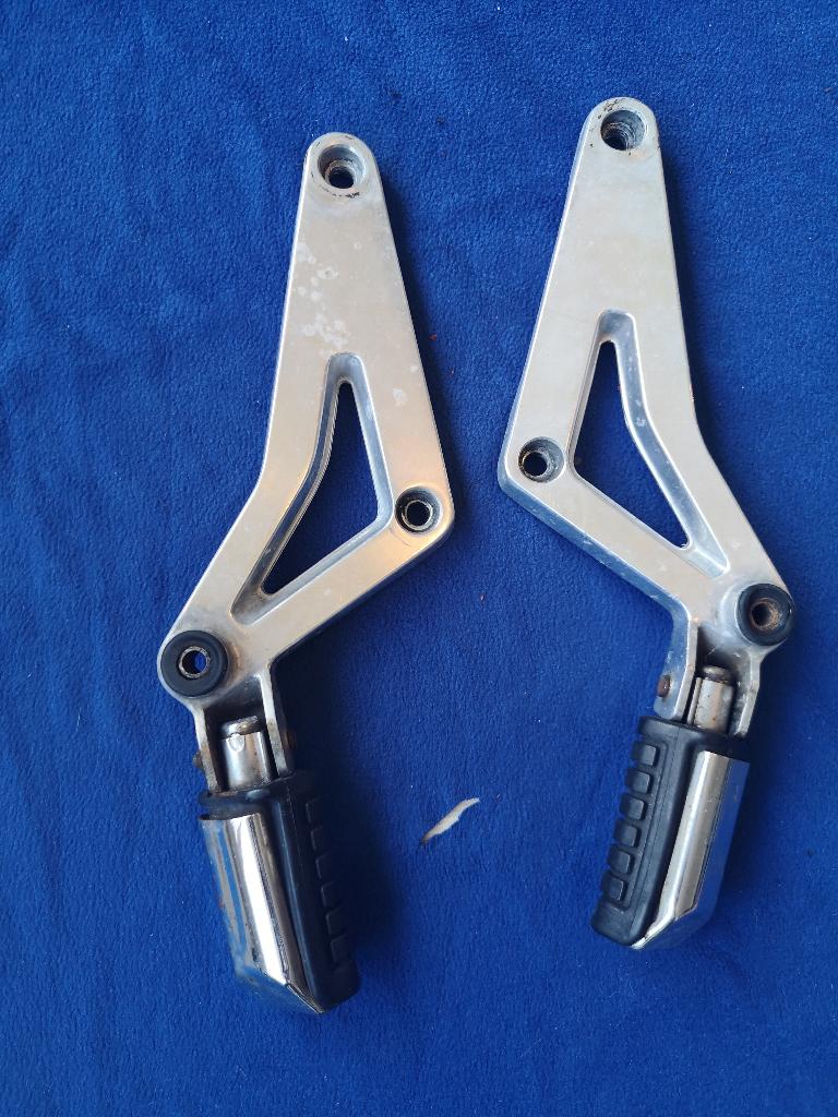 DUO VOETSTEUN LINKS EN RECHTS HONDA MAGNA V65 / VF1100 C, Ophalen of Verzenden, Gebruikt