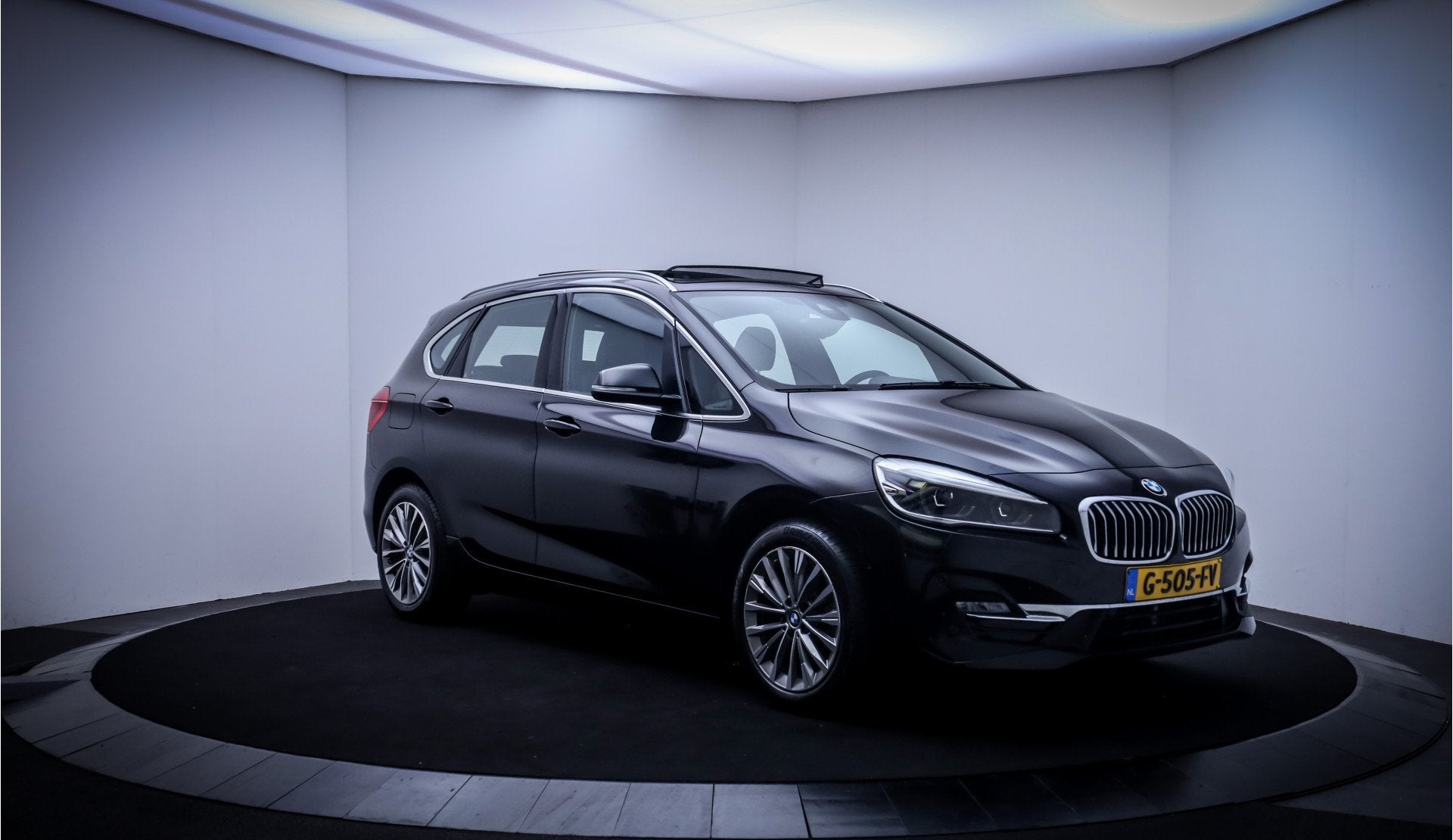 BMW 2 Serie Active Tourer 218iA High Executive AFGEKOCHT BMW, Dealer onderhouden, Gebruikt, Zwart, Bedrijf