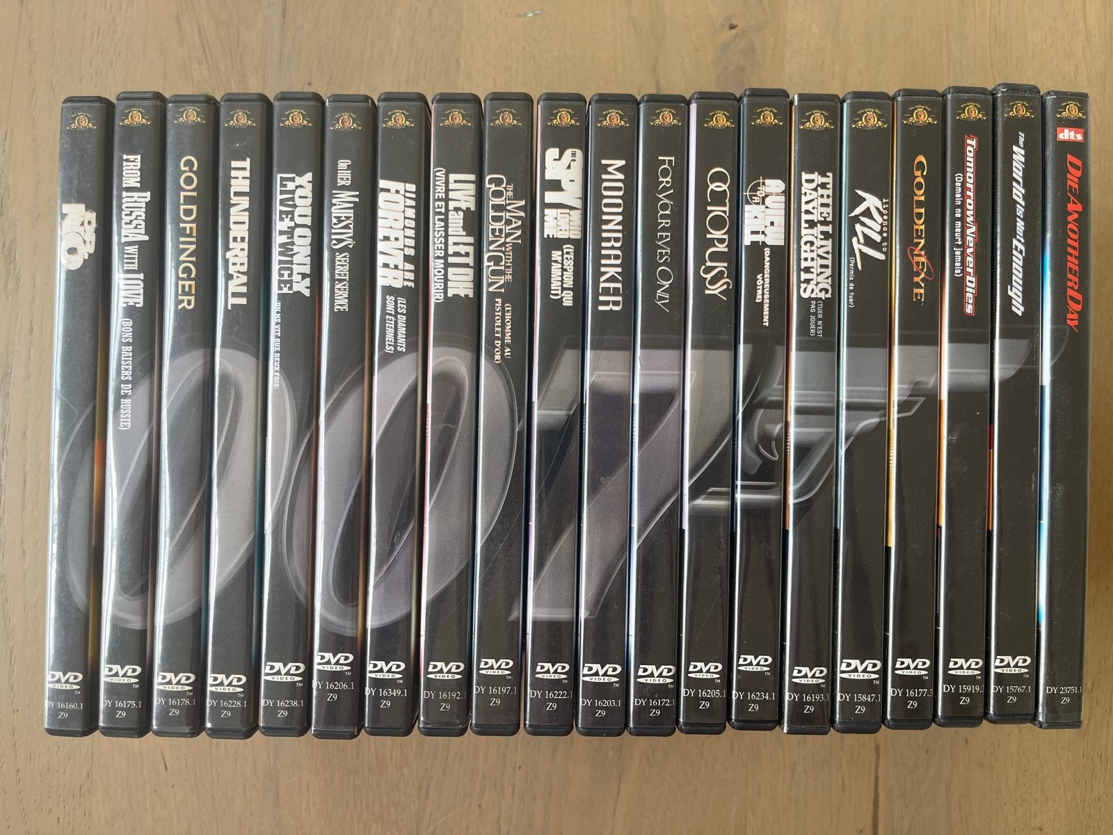 James Bond DVD Collectie - 20 films, Nederlands, Actiethriller, Ophalen of Verzenden, Zo goed als nieuw
