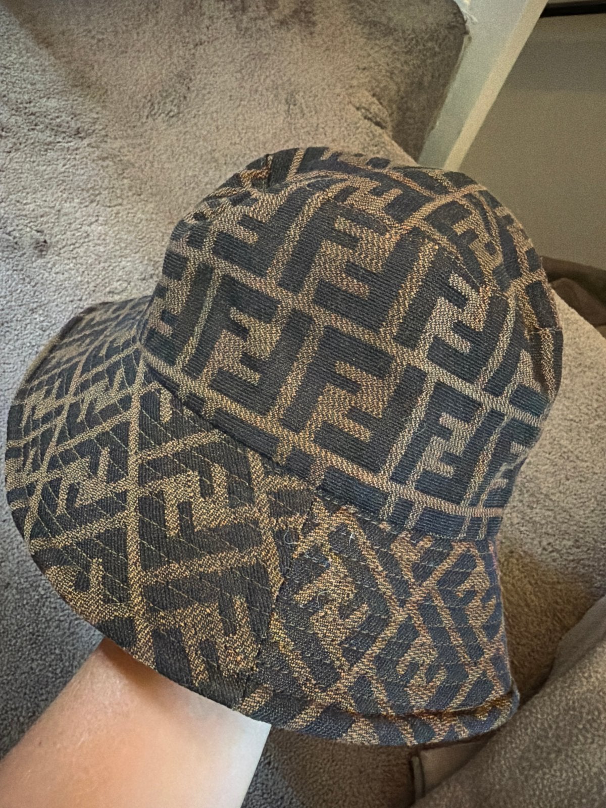 Fendi Bucket Hat - Zwart/Bruin FF Monogram, Ophalen of Verzenden, Zo goed als nieuw, One size fits all, Hoed
