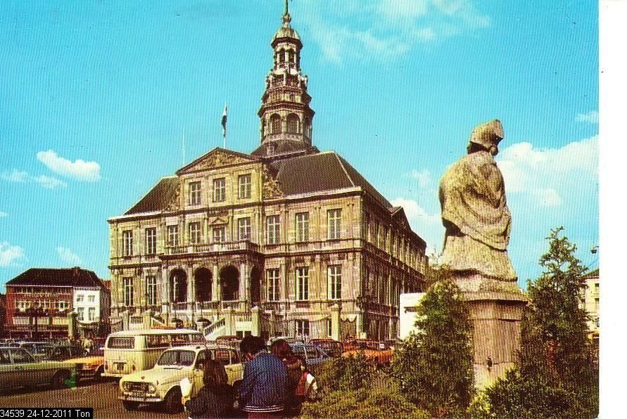Ansichtkaart 	Maastricht	Stadhuis	Markt & Mooswief, Verzenden, 1960 tot 1980, Gelopen, Limburg