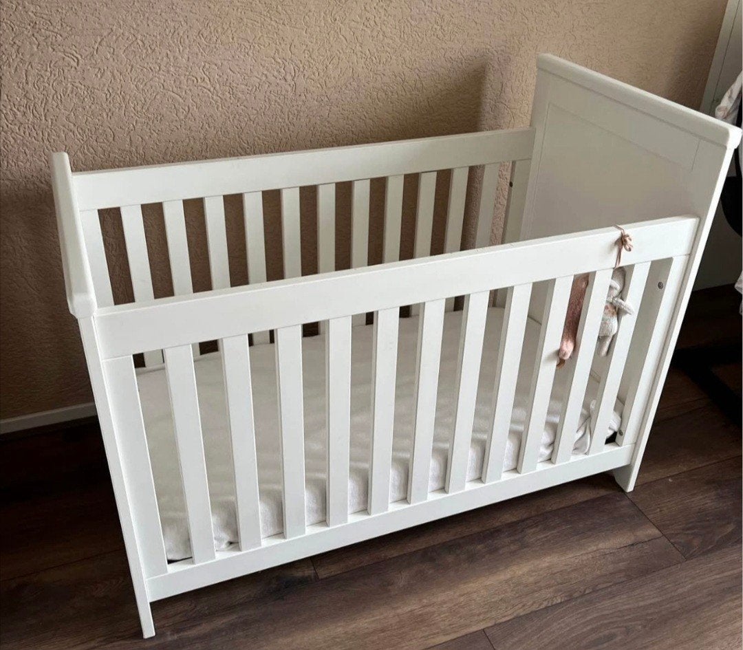Complete babykamer: ledikant en commode, Ophalen, Gebruikt, Jongetje of Meisje