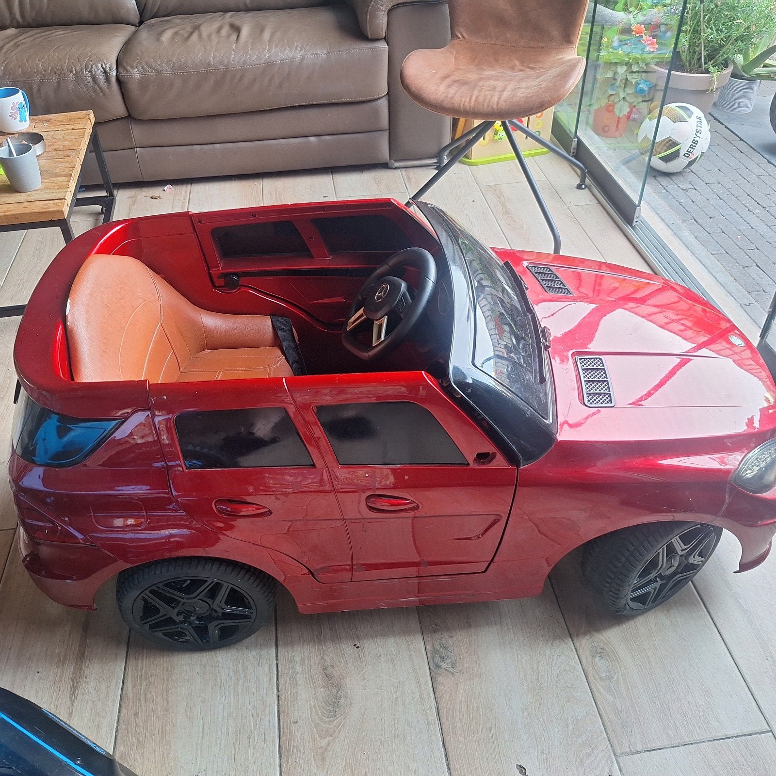Rode kinderauto met afstandsbediening, Kinderen en Baby's, Speelgoed | Speelgoedvoertuigen, Ophalen of Verzenden