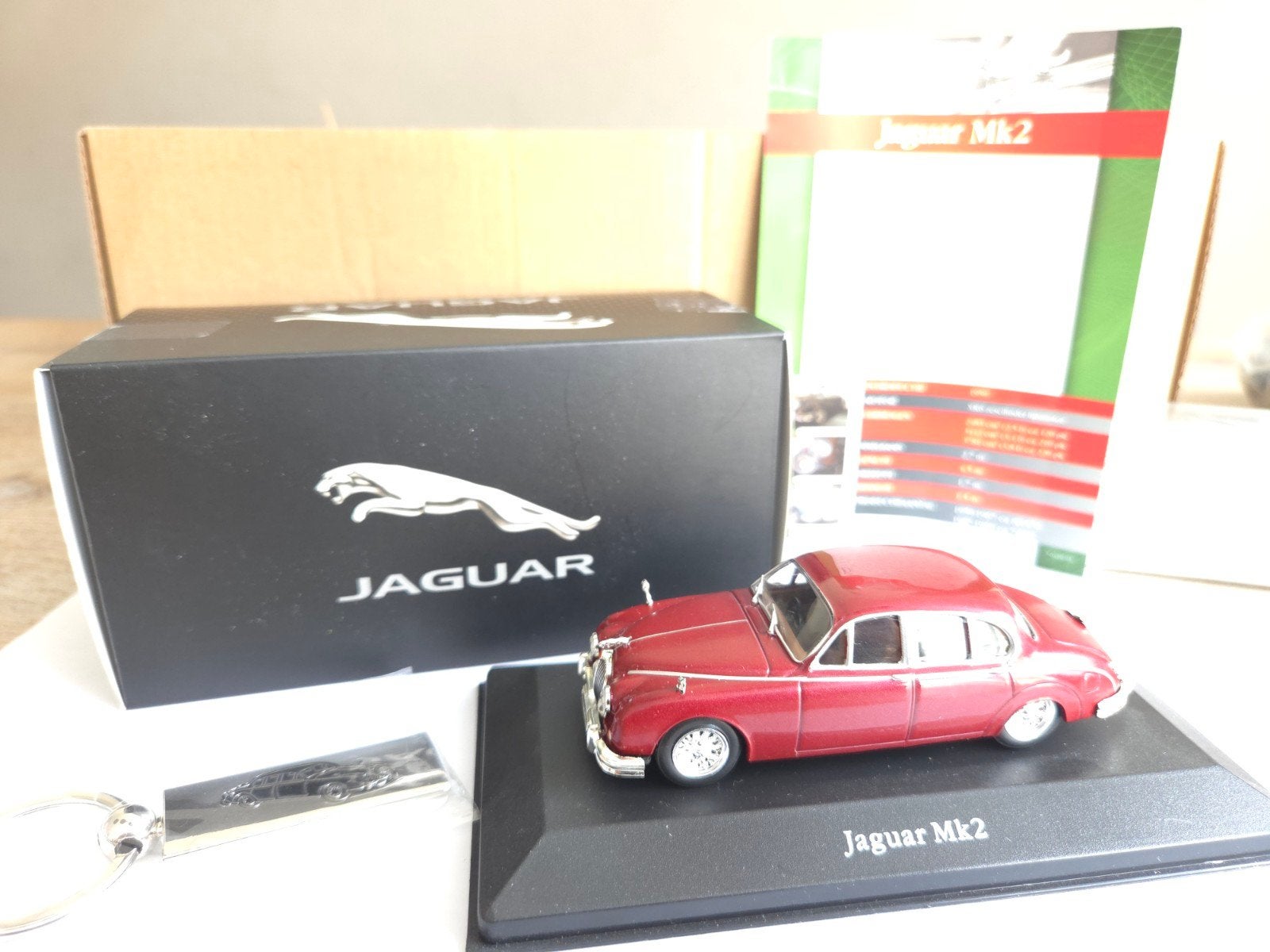 Jaguar Mk2 modelauto 1:43 – originele doos + sleutelhanger, Ophalen, Zo goed als nieuw, Auto, Overige merken