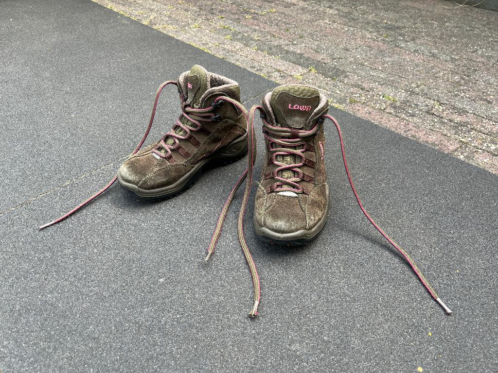 Lowa Gotetex maat 30 wandelschoenen bergschoenen, Sport en Fitness, Ophalen of Verzenden, Zo goed als nieuw, Schoenen