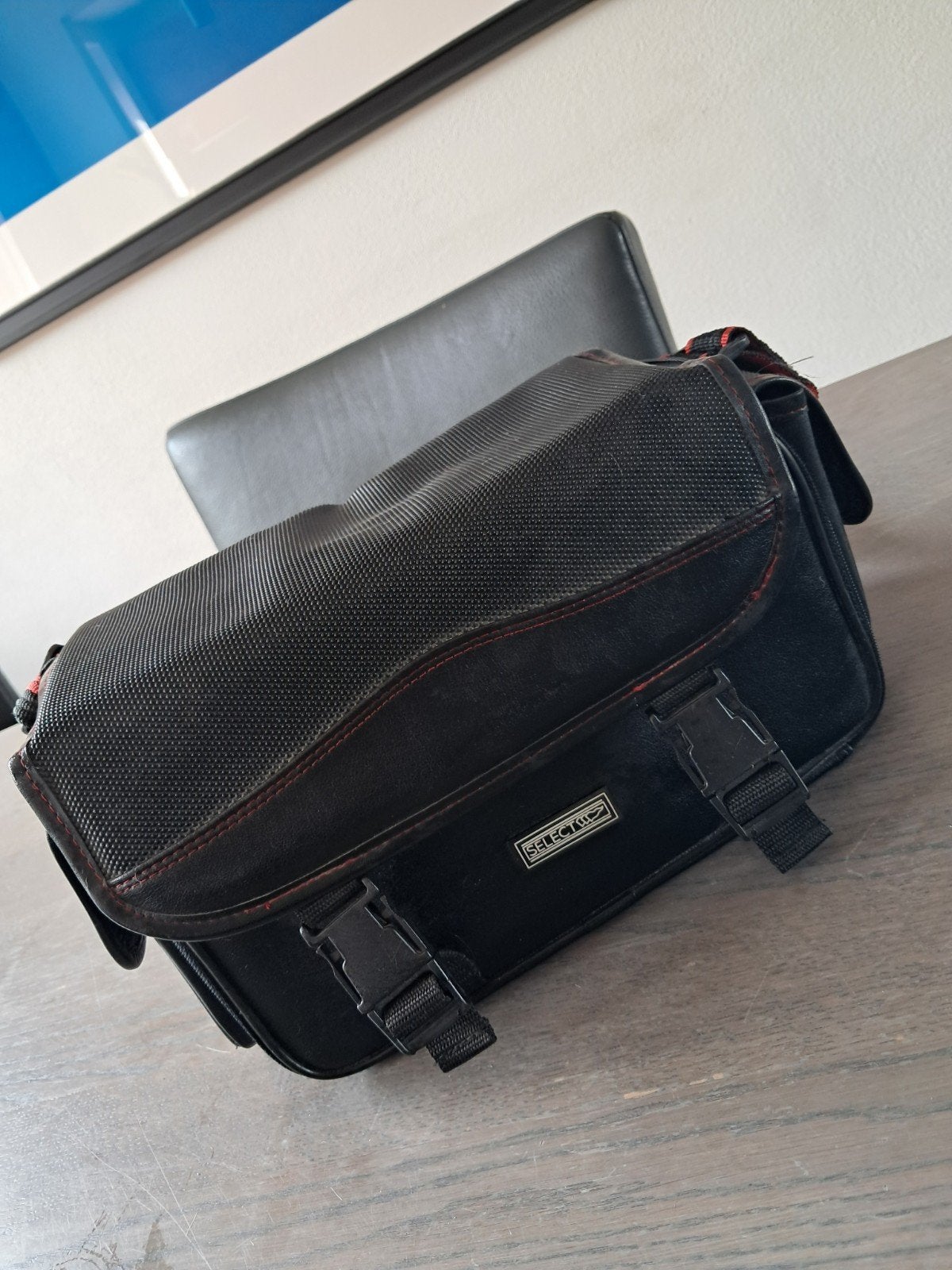 Retro Vintage Fotocamera Tas Koopje €5, Computers en Software, Ophalen of Verzenden, 17 inch of meer