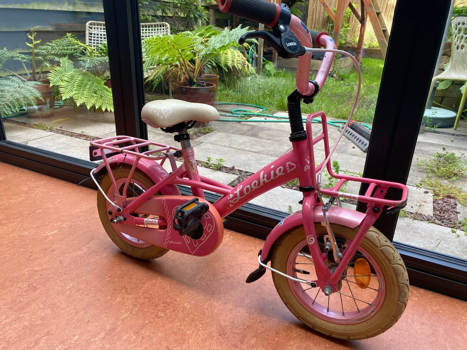 Loekie kinderfietsje 12 inch met zijwieltjes, Fietsen en Brommers, Fietsen | Kinderfietsjes, Ophalen, Gebruikt, Minder dan 16 inch