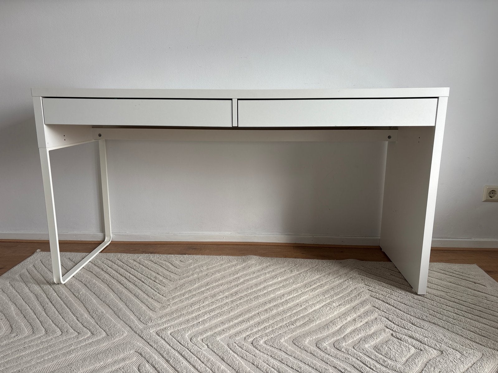 IKEA MICKE Bureau Wit met 2 Lades en Metalen Poot, Ophalen, Gebruikt, Met lades, Metaal