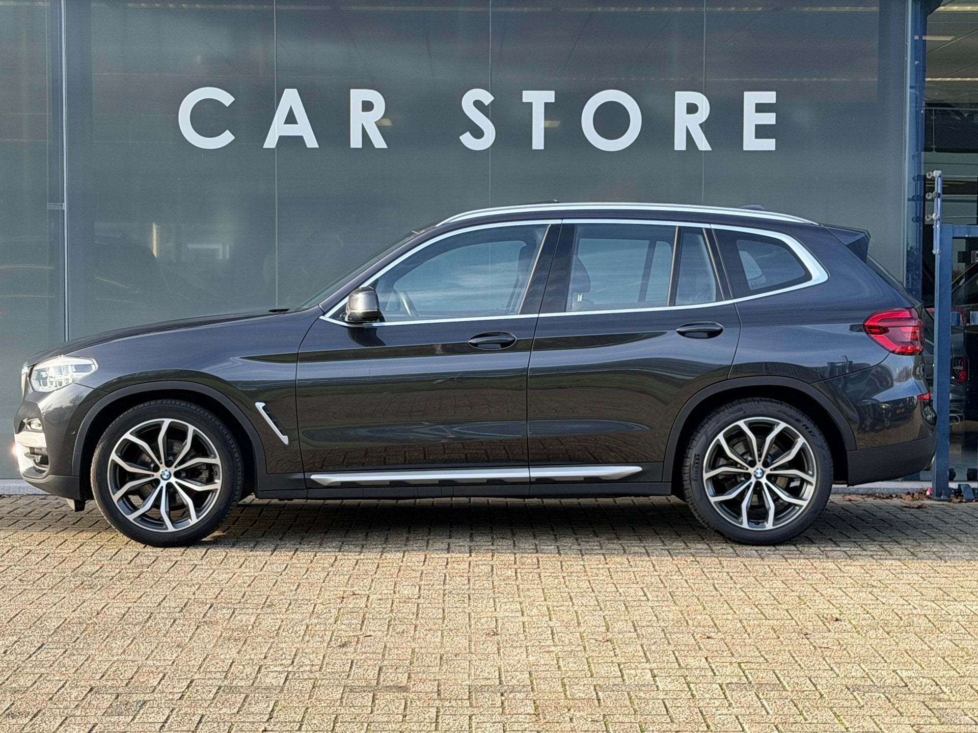 BMW X3 SDrive20i High Executive PANO 1E EIGENAAR, Auto's, Automaat, Dealer onderhouden, Achterwielaandrijving, 4 cilinders