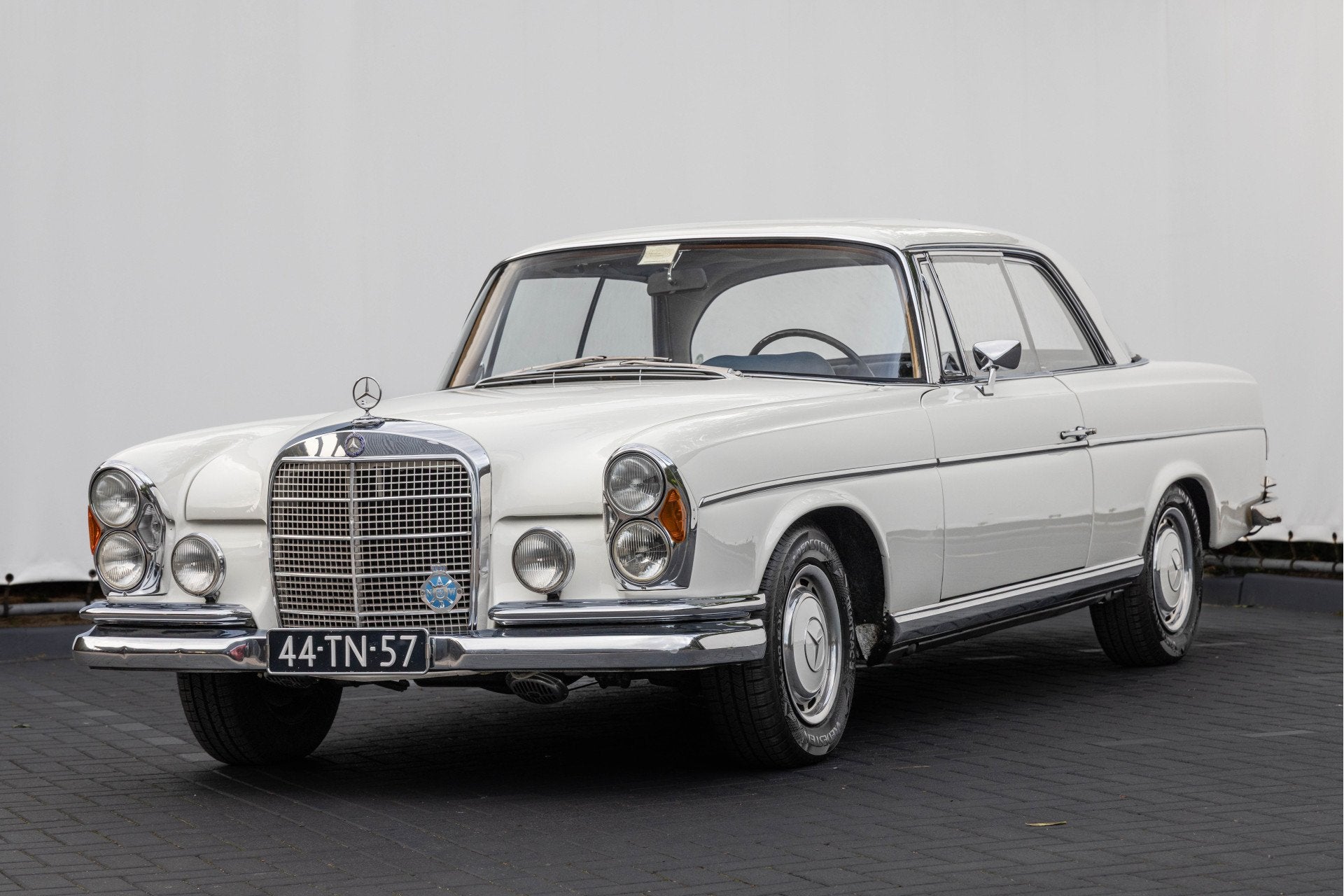 Mercedes-Benz 200-serie 280 SE Coupe (bj 1969), Auto's, Wit, Mercedes-Benz, Bedrijf, Handgeschakeld