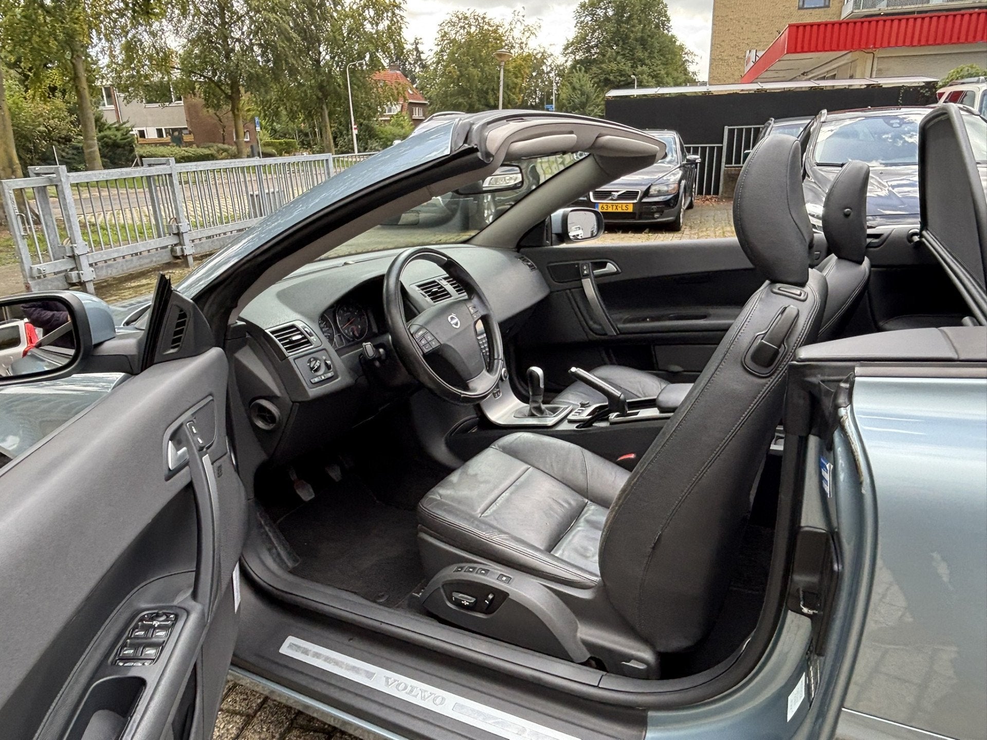 Volvo C70 Convertible 2.5 T5 230pk Summum Xenon (bj 2008), Auto's, C70, Gebruikt, Zwart, Cabriolet