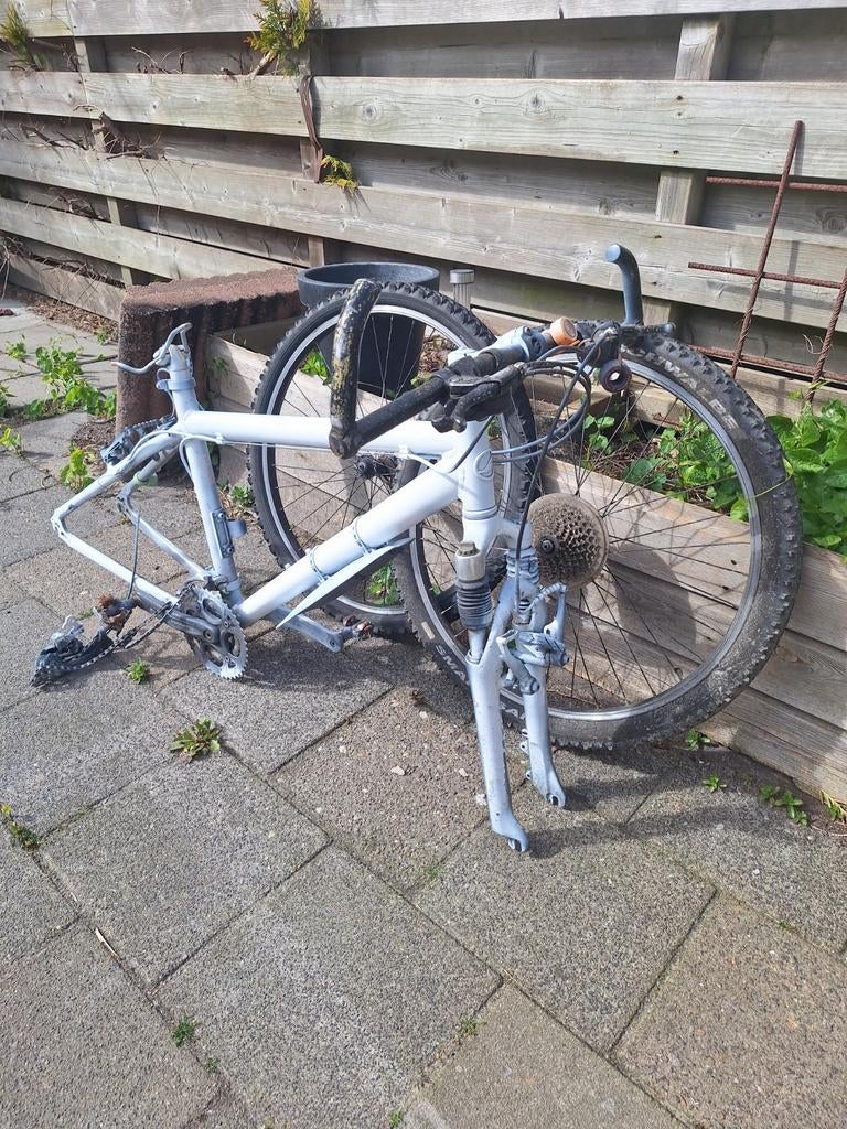 Giant opknapper - Mountainbike frame met onderdelen, Frame, Gebruikt, Aluminium, Mountainbike