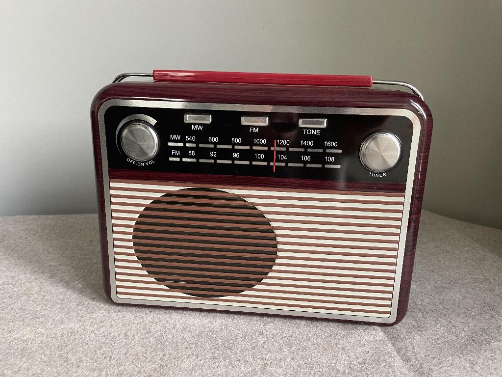 Radio blik, mooi als decoratie, Verzamelen, Blikken, Ophalen of Verzenden, Gebruikt, Overige, Overige merken