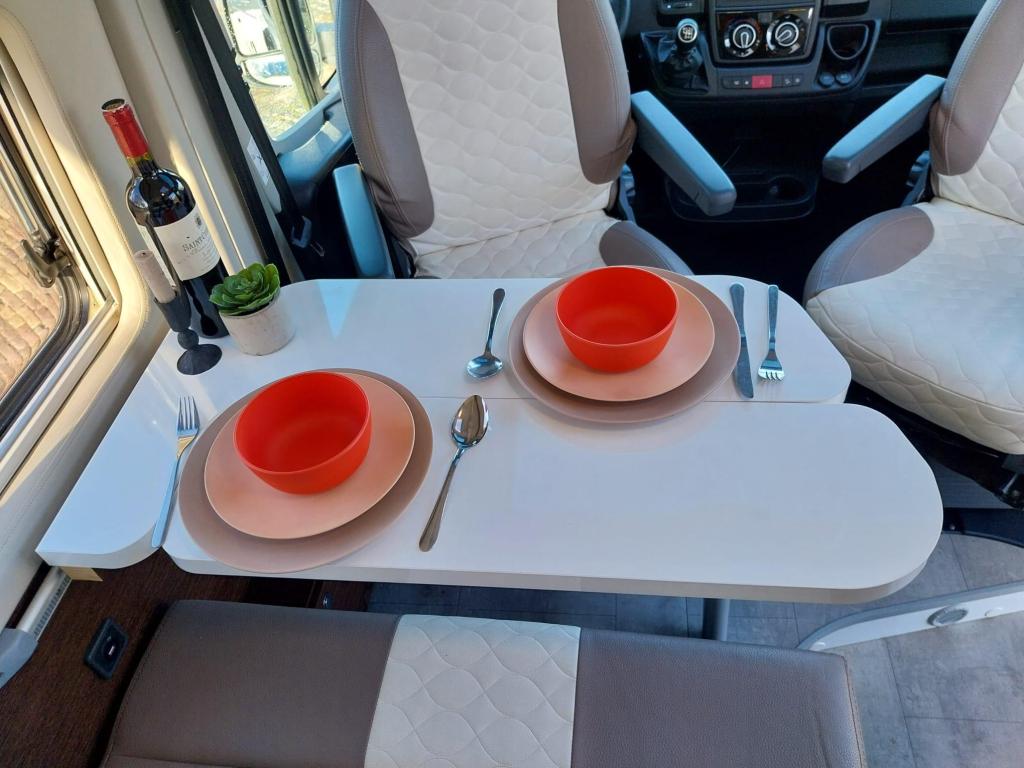 Karmann Mobil Davis 540 met een laadvermogen van 837 kilo !!, Caravans en Kamperen, Campers, Niet ingevuld, Buscamper of Camperbus