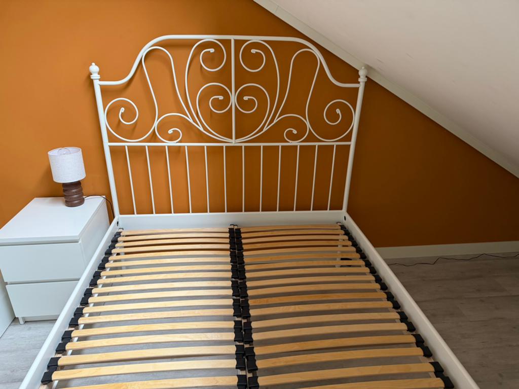 Leirvik bed, wit 140x200 met twee lattenbodems, Ophalen, Wit, Tweepersoons, 140 cm