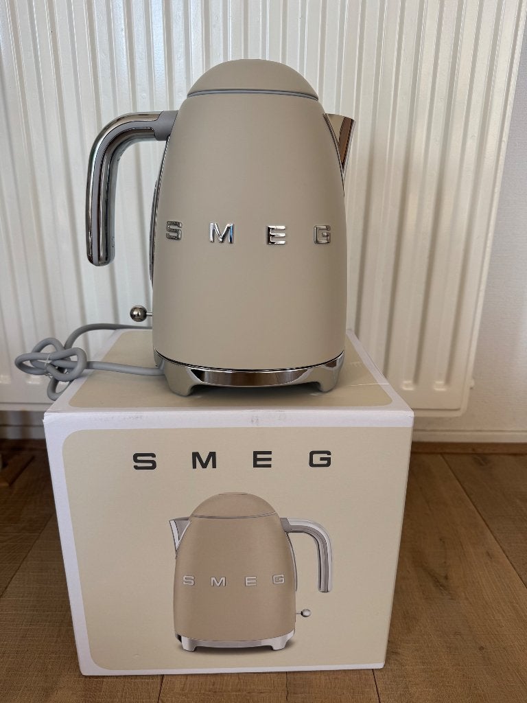 SMEG waterkoker 1,7 Liter, 1 tot 2 liter, Ophalen of Verzenden, Nieuw