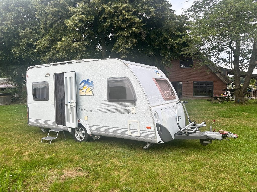 Knaus Sudwind 450 Limited (Airco + Mover), Vast bed, Rondzit, Particulier, 4 tot 5 meter