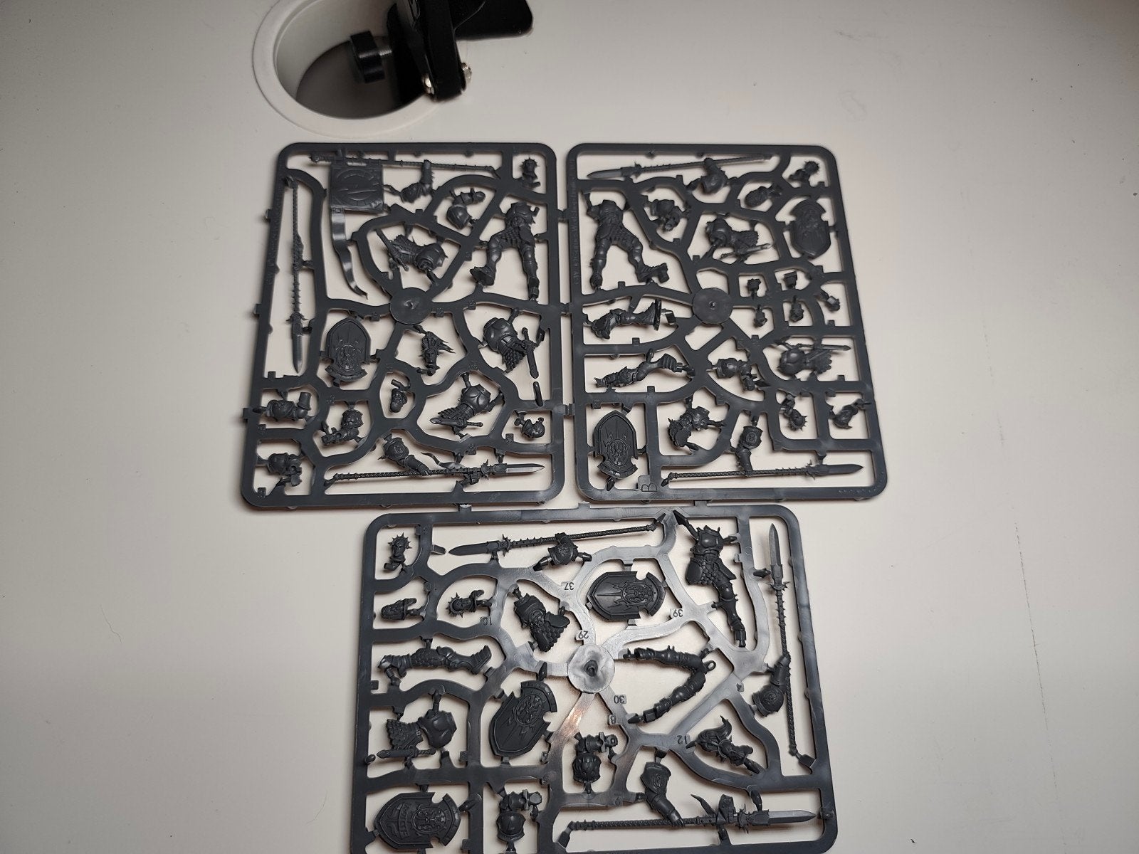 Warhammer Age of Sigmar Vindictors (2), Ophalen of Verzenden, Zo goed als nieuw, Warhammer, Figuurtje(s)